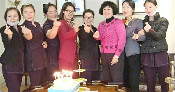 靜博士創(chuàng)始人祝愉勤的一次分享，何以讓千人會(huì)場(chǎng)連續(xù)響起了32次掌聲？5
